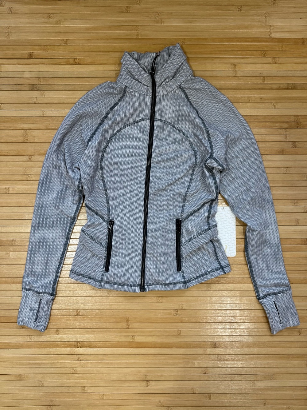 Lululemon - Hustle In Your Bustle Jacket - Size 6 - Picture 2 of 6